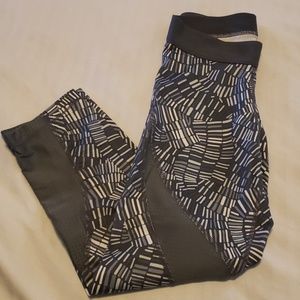 NWOT Nike workout capris